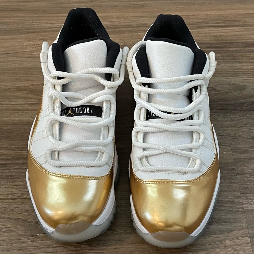 2016 Jordan 11 Retro Low ‘closing ceremony’